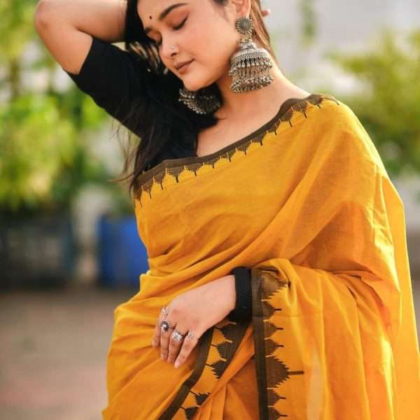 দেশীয় তাতের সুতি শাড়ি  ১৪ হাত + রানিং ব্লাউজ পিস।